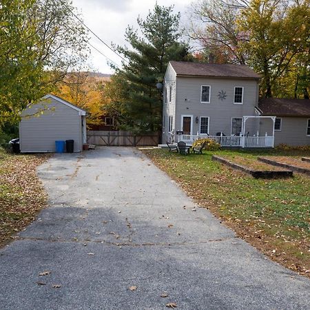 Sunnyside home near Sunday River, Black Mountain, Lakes&Hikes Rumford Buitenkant foto