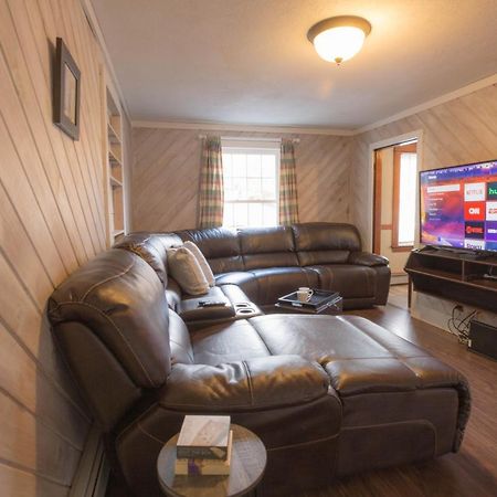 Sunnyside home near Sunday River, Black Mountain, Lakes&Hikes Rumford Buitenkant foto