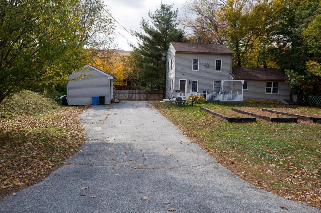 Sunnyside home near Sunday River, Black Mountain, Lakes&Hikes Rumford Buitenkant foto